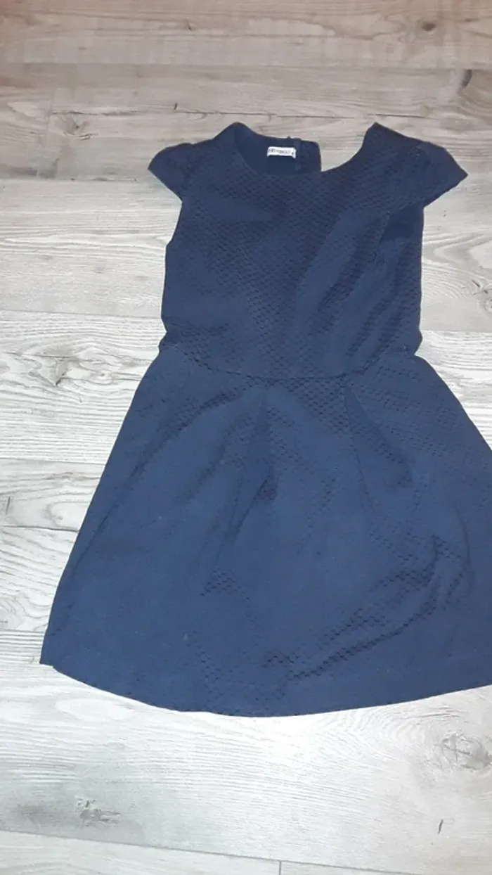 Robe bleu marine à fermeture dans le dos taille 10