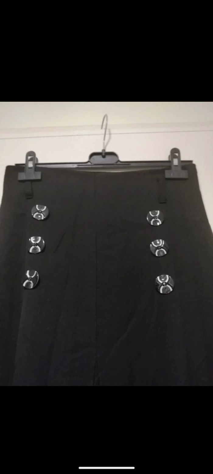 Belle jupe longue noire à larges plis. Taille 40 - photo numéro 3