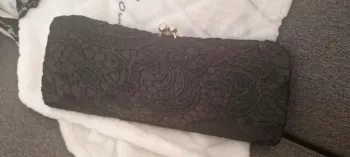 Pochette de soirée en dentelle