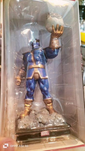 Figurine thanos 