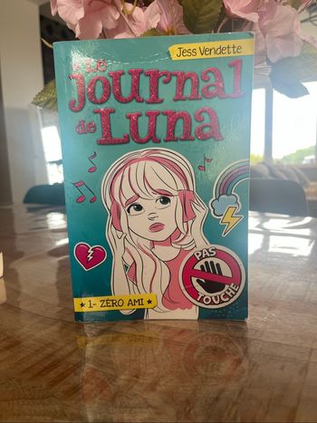 Livre le journal de Luna