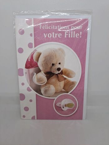Carte postale avec son enveloppe.
11x17cm.
NEUVE félicitations pour votre fille ourson.