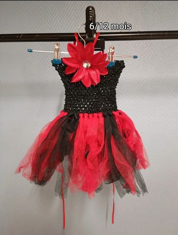 Robe tutu noire et rouge , robe de fête cérémonie  ou autre avec fleur taille 6/12 mois