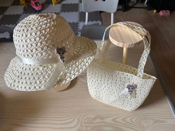 Chapeau et sac enfant 