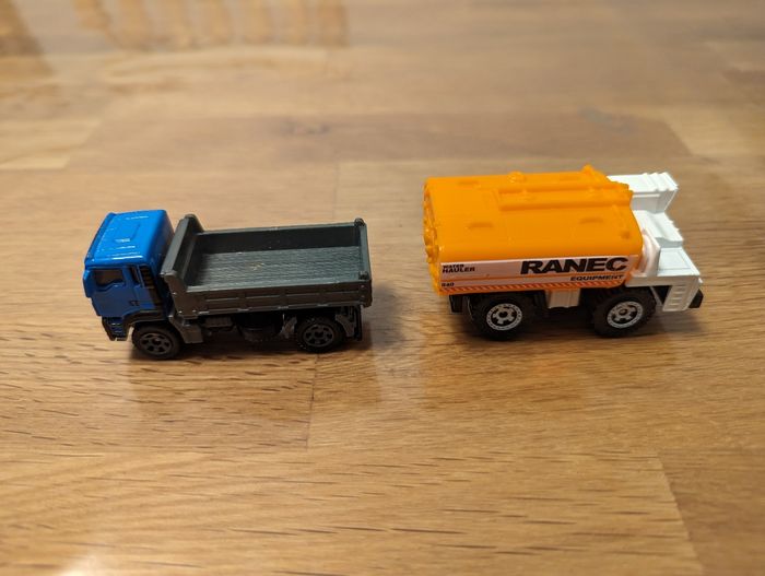 Lot 96 de 2 petites voitures camions de chantier - photo numéro 5