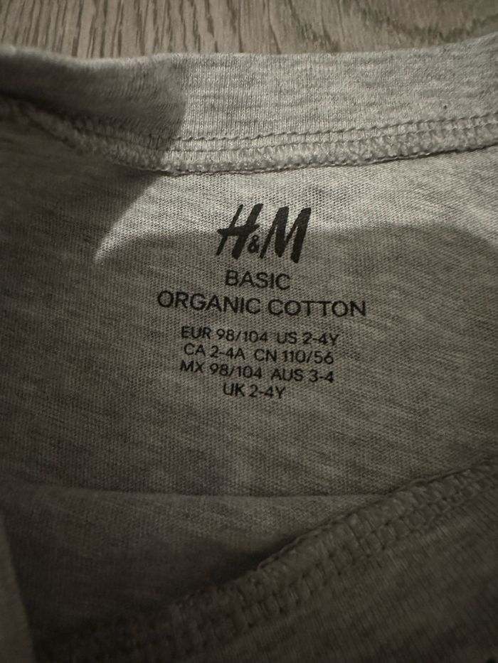 T-shirt H&M 2/4 ans - photo numéro 2