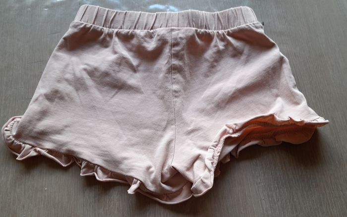 Short fille c&a 128 - photo numéro 2