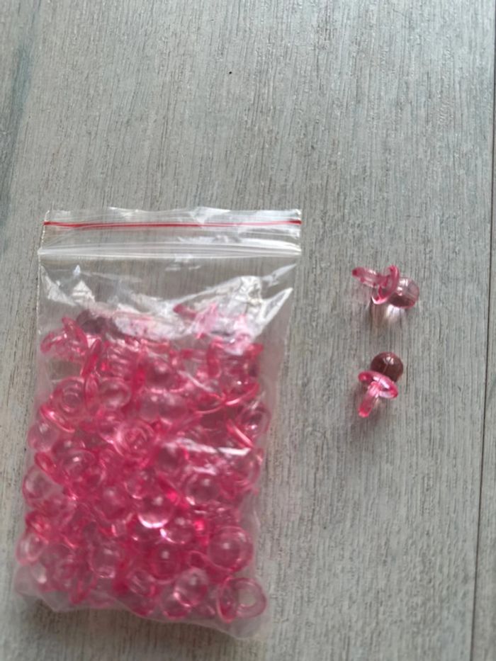 Lot 53 petites tétines rose