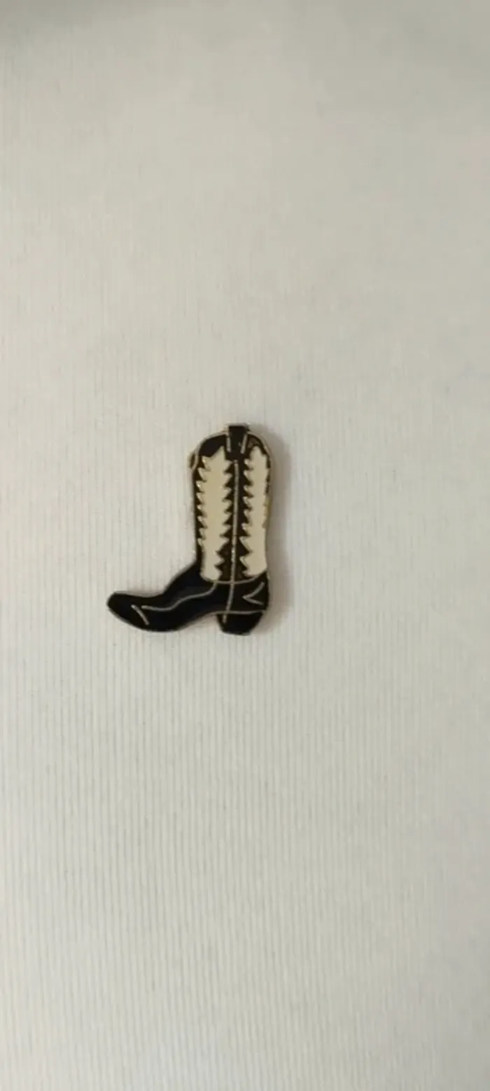 Pin's santiag.