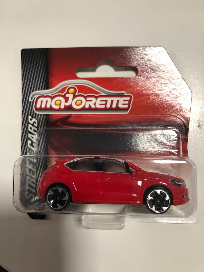 Miniature majorette Citroën DS4 1/64
