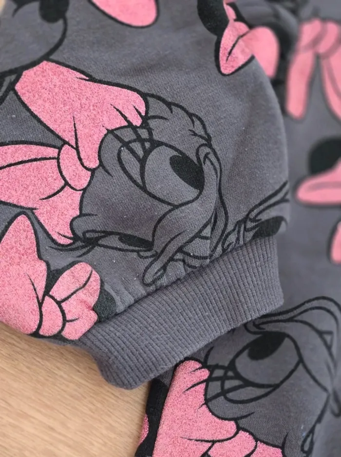 Sweat Primark 5.6 ans - photo numéro 2
