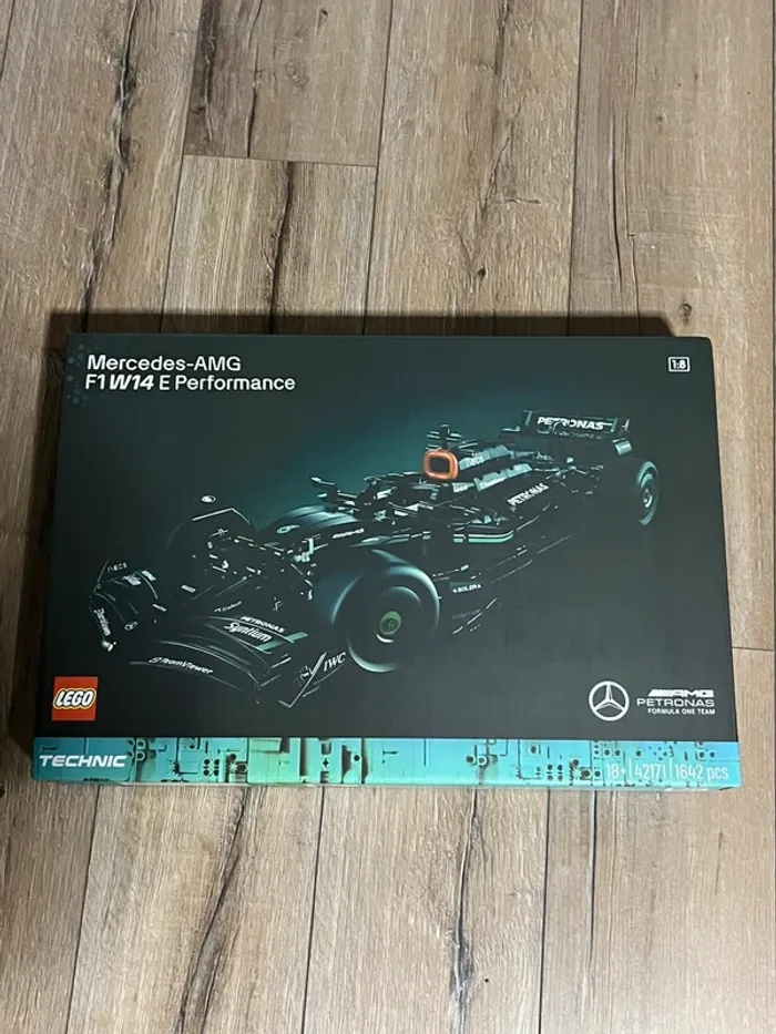 LEGO Voiture Technic Mercedes-AMG F1 W14 E Performance