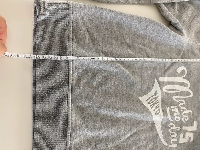 Pull fin capuche gris 10 ans - photo numéro 4
