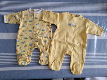 Lot pyjamas et bodys Naissance