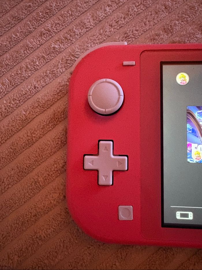 Nintendo Switch Lite, neuve. - photo numéro 2