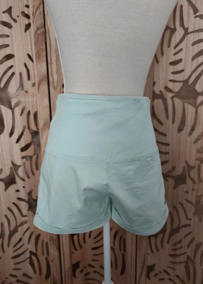 Short en jean vert d'eau boutons dorés - photo numéro 4