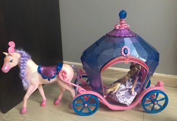 Barbie raiponce et carosse