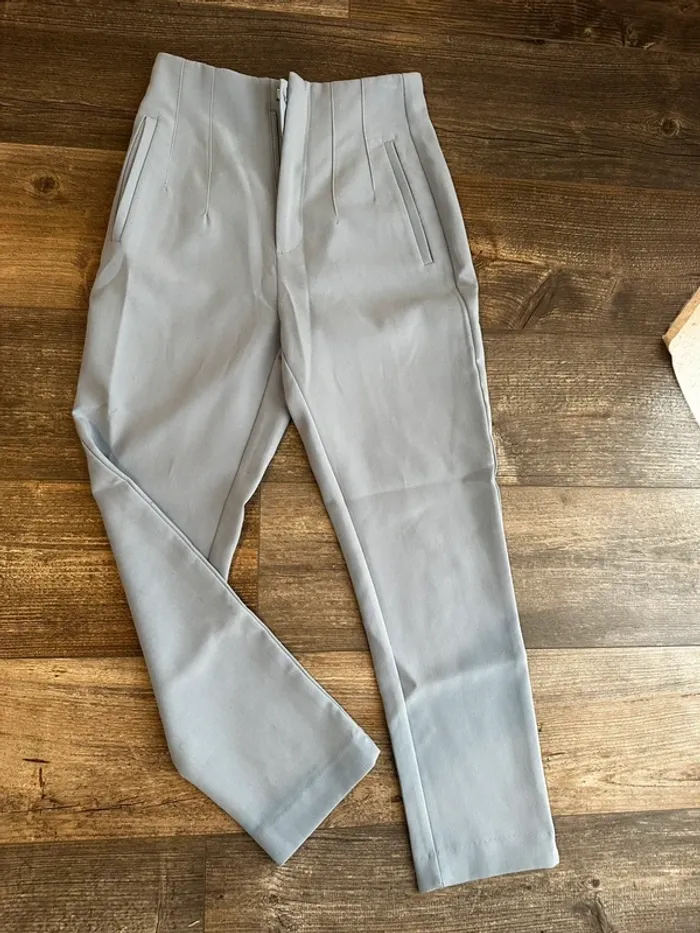 Pantalon tailleur bleu clair Zara