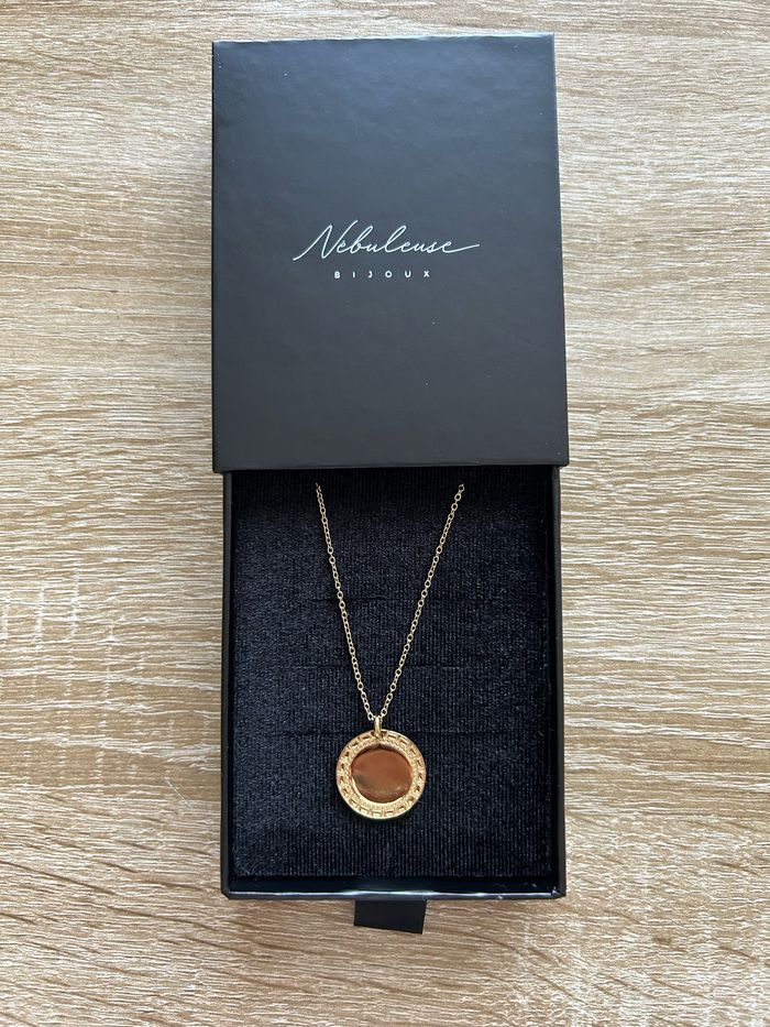Collier doré