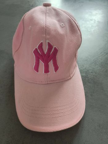 Vends casquette fille.