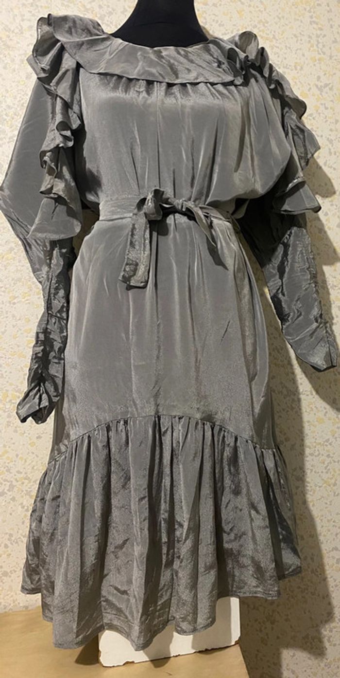 Magnifique robe vintage gris volant reflet argenté 42 44