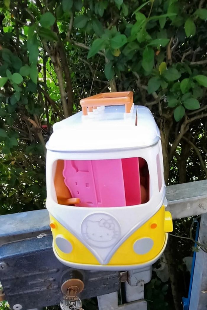 Van hello kitty - photo numéro 2