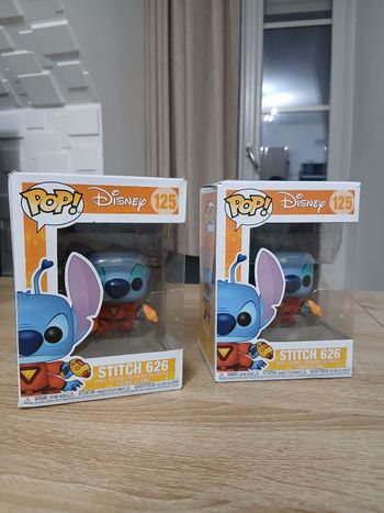 Lot de 2 figurines funko pop disney  stitch 626 #125 . etat neuf