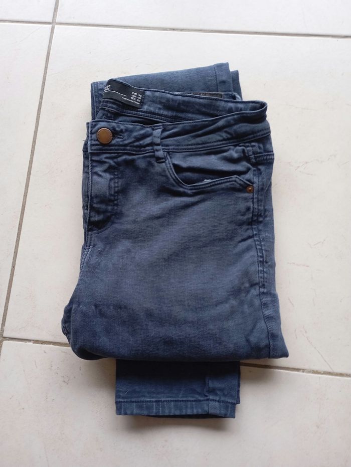 Jean femme bleu marine taille 40 zara