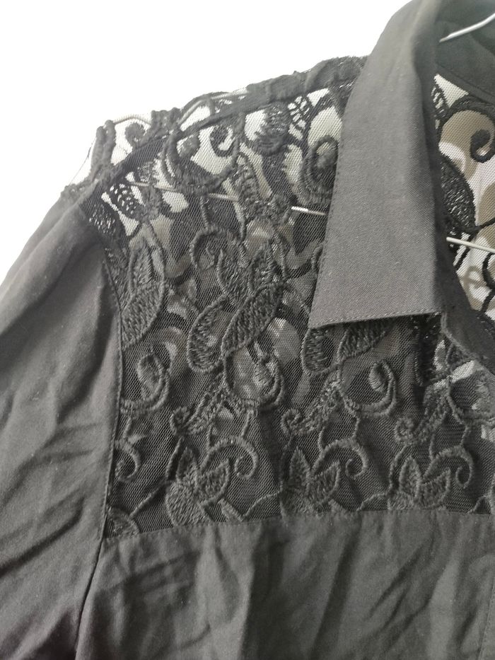 Chemise brodé noir  BPC taille 44/46 - photo numéro 2