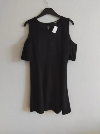 Robe épaule dénudé taille M