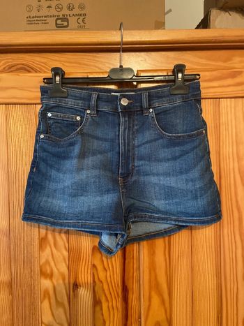 Short en jean femme taille 38 Pull&Bear