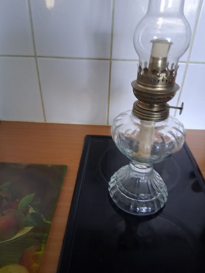 Lampe a pétrole en verre transparent - photo numéro 2