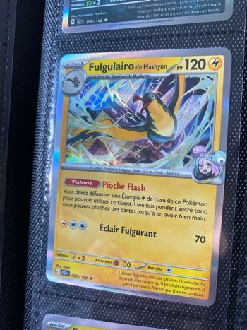 Carte Pokémon holographique neuf