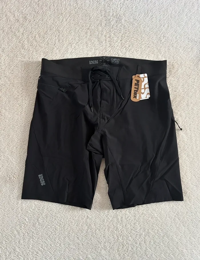 Short IXS
