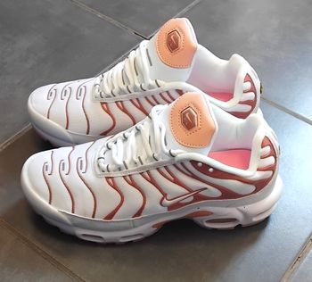 nike air max plus TN Blanche et rose neuve taille 39
