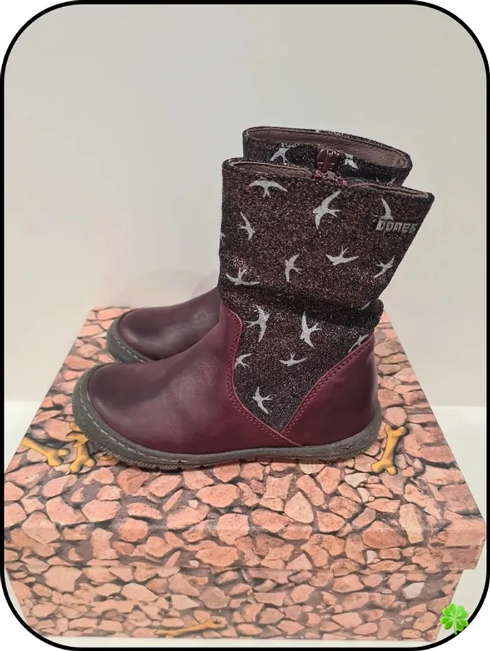 Chaussures Stones and Bones taille 24