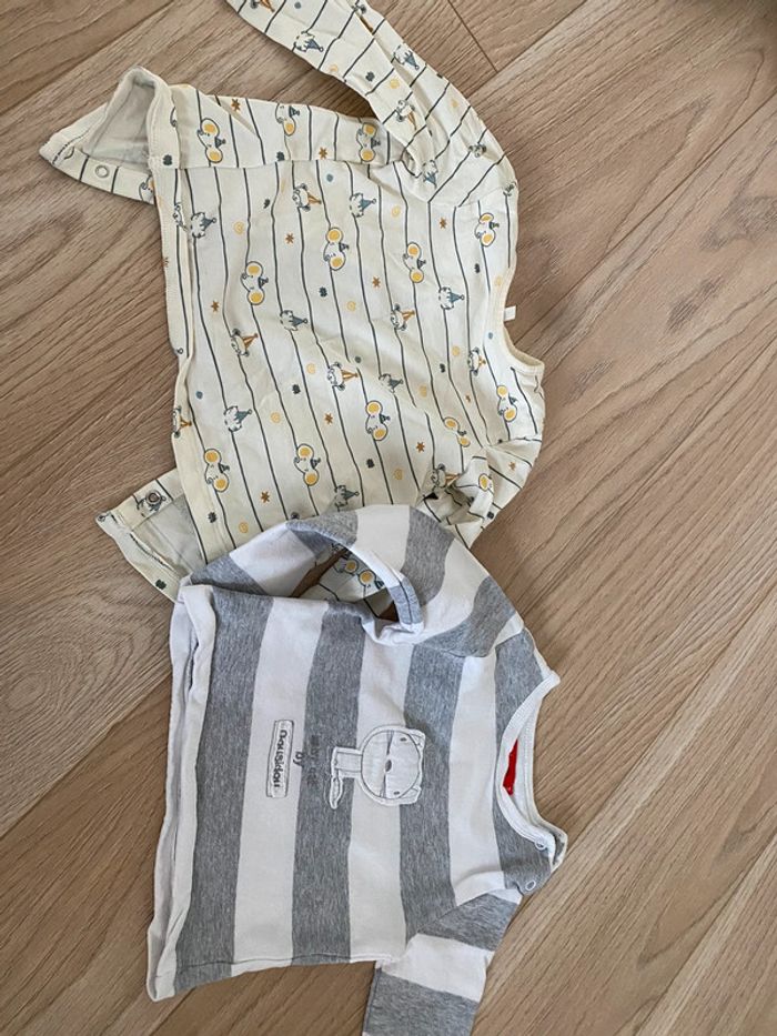 Lot de 2 t shirts ML 12 mois orchestra