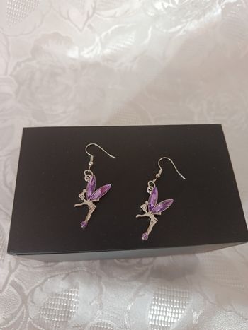 Boucles d'oreilles fée argentée et lila 