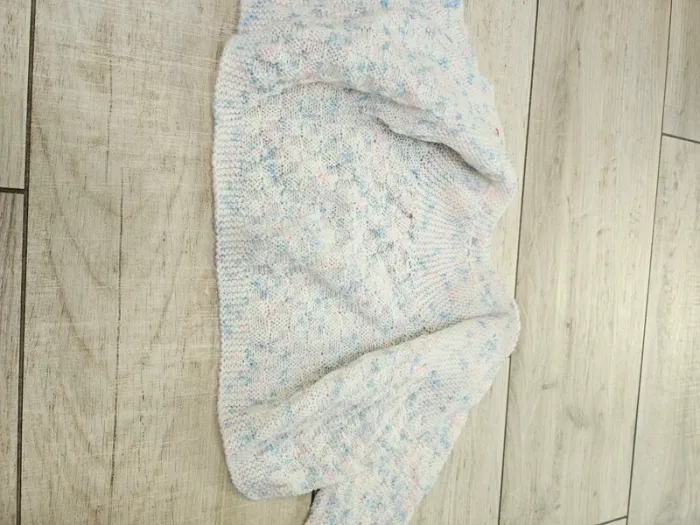 Brassière naissance / gilet laine bébé - photo numéro 2
