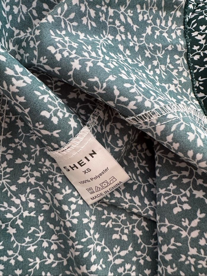 - Robe Shein - Taille XS - Très Bon état - photo numéro 2