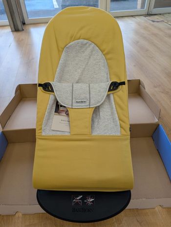 Transat bliss  babybjorn  jaune  jamais utilisé sous carton