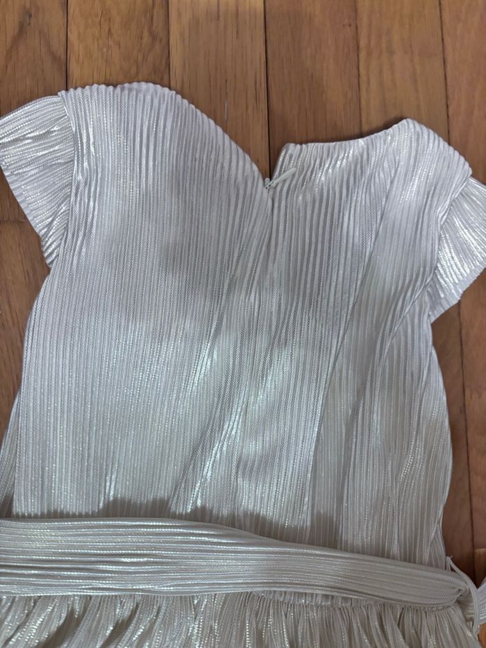 Robe beige/doree - photo numéro 2