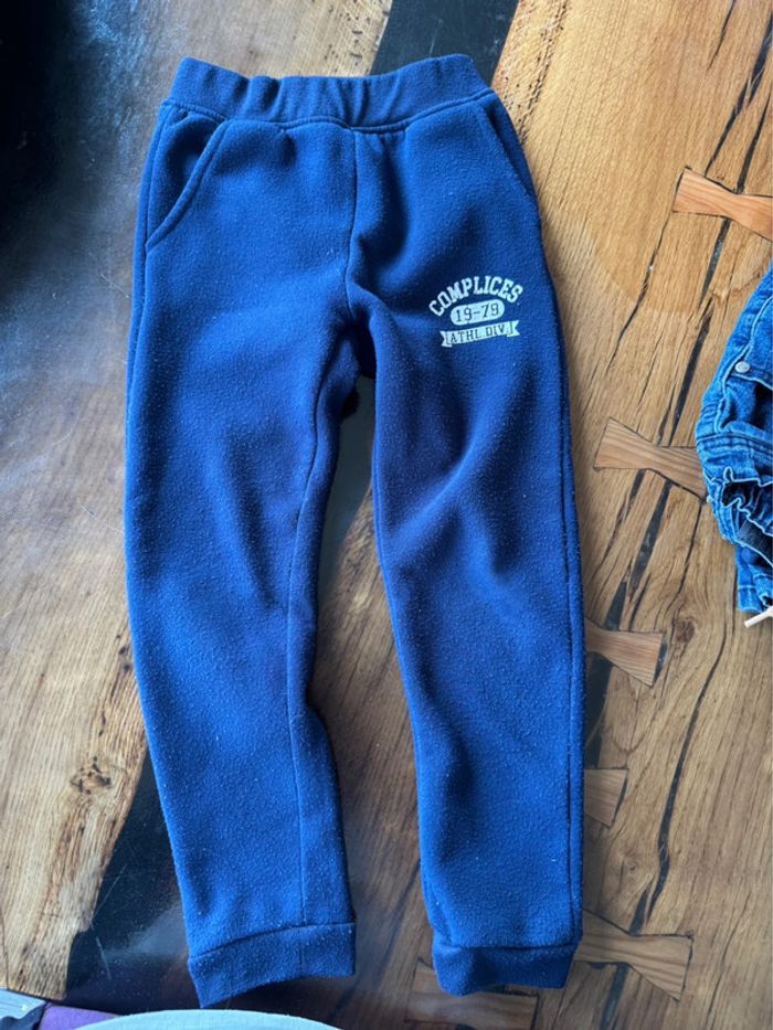 Lot joggings et jean - photo numéro 4