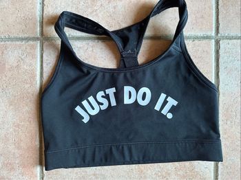 Brassière sport noire Nike Taille M