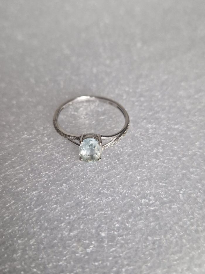 💍 Bague en or blanc 9 carats (375) avec pierre bleue et éclats de zirconium ✨ - photo numéro 2