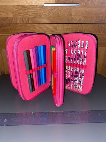 Trousse crayons de couleur fournitures  feutres règles équerre Disney Minnie mouse