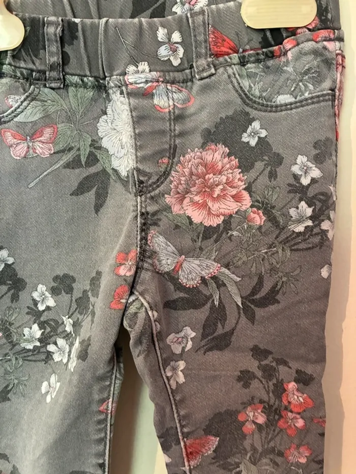 Magnifique Jegging motifs fleurs et papillons, 2 ans, GAP. - photo numéro 3