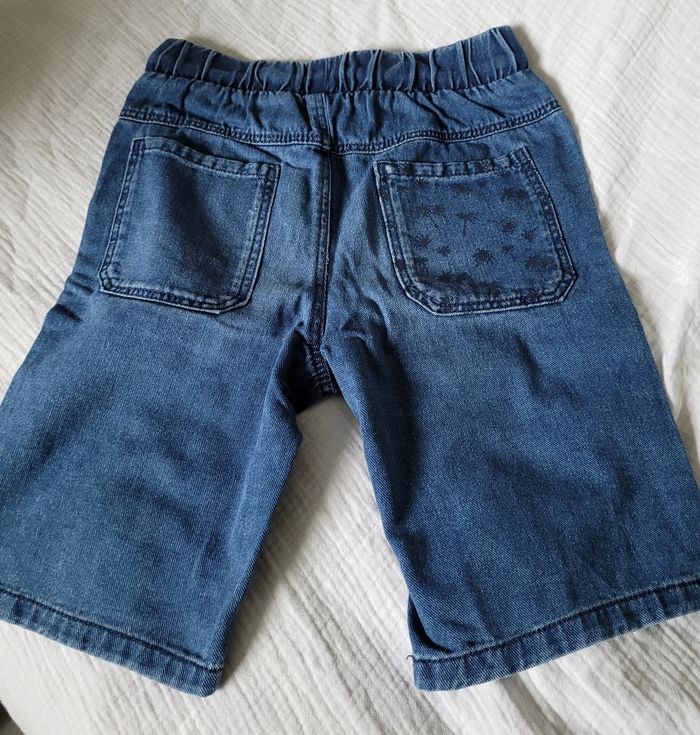 short en jeans tao 10ans (4e)
- photo numéro 4