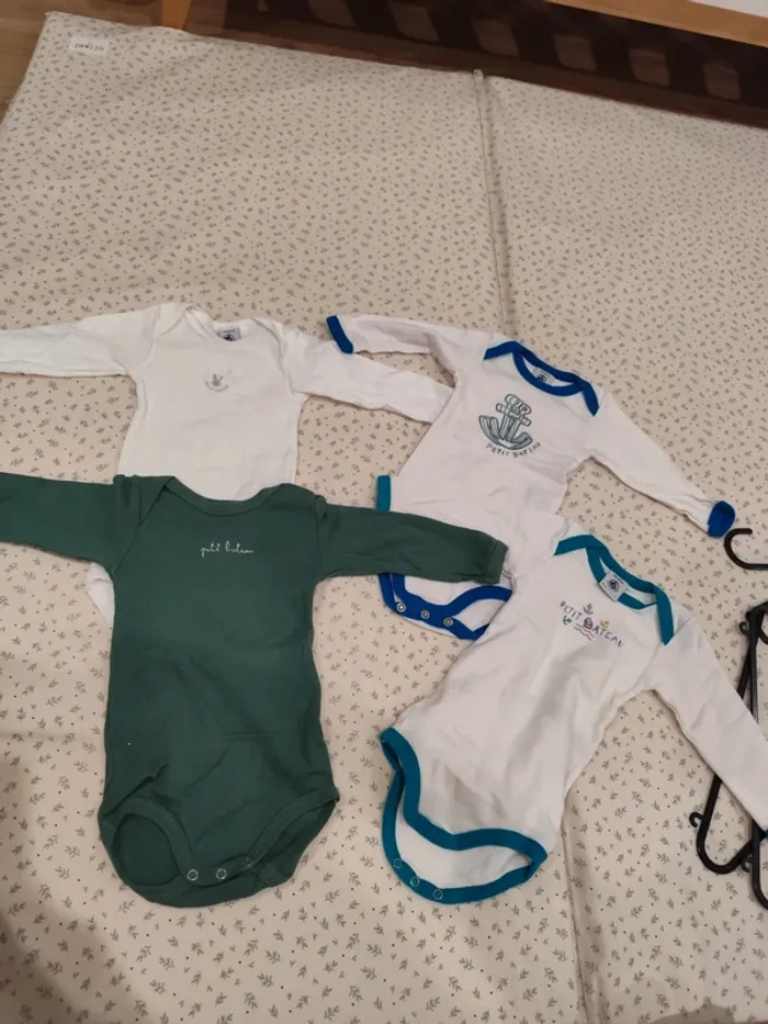 4 bodies manches longues petit bateau 6 mois - photo numéro 2