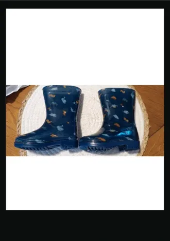 Botte caoutchouc neuve taille 22 dinosaure